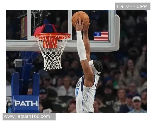 半场：独行侠71-59领先爵士，克莱三分9中6砍下23分